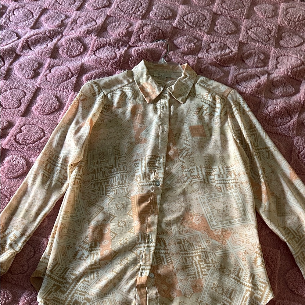 Rose & Olive‎ Beige Geometric Button Down Shirt